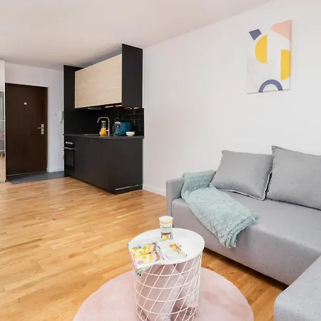 Pomorska Apartament Przy Parku Reagana By Renters Apartment Gdansk